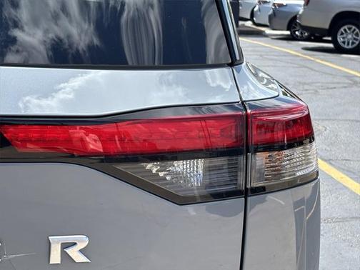2024 Nissan Pathfinder Platinum 4WD