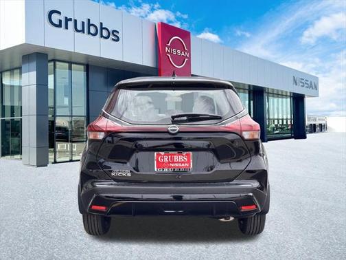 2025 Nissan Kicks S