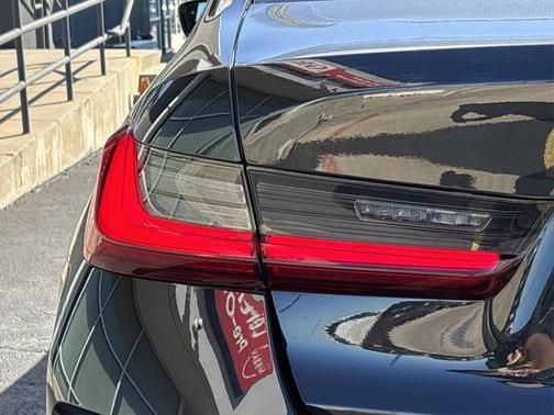 2024 BMW 330e Base