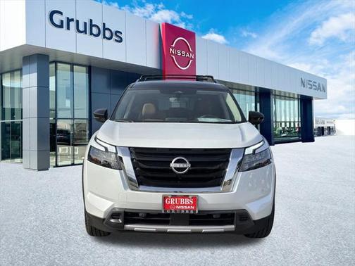 2025 Nissan Pathfinder Platinum FWD