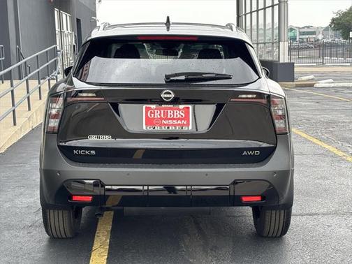 2025 Nissan Kicks SV