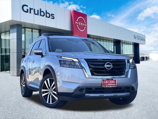 2025 Nissan Pathfinder Platinum FWD