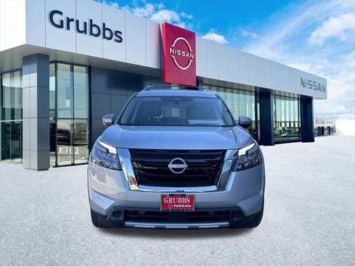 2025 Nissan Pathfinder Platinum FWD