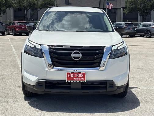 2025 Nissan Pathfinder S FWD