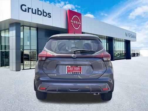2025 Nissan Kicks S