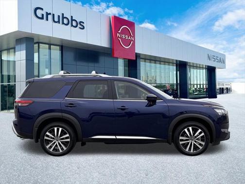 2025 Nissan Pathfinder Platinum FWD