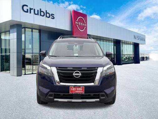2025 Nissan Pathfinder Platinum FWD
