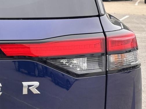 2025 Nissan Pathfinder Platinum FWD
