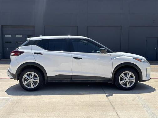 2023 Nissan Kicks S