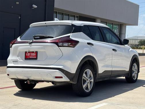 2023 Nissan Kicks S