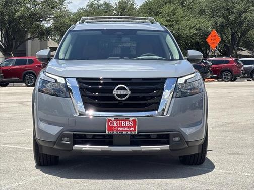 2025 Nissan Pathfinder Platinum 4WD