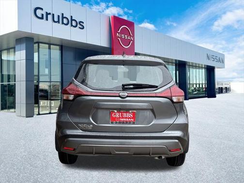 2025 Nissan Kicks S