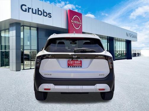 2025 Nissan Kicks SV