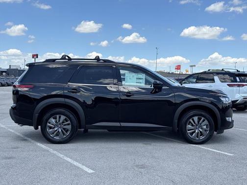2025 Nissan Pathfinder SV FWD