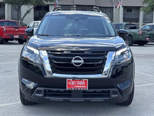 2025 Nissan Pathfinder SV FWD