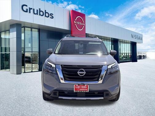 2025 Nissan Pathfinder Platinum FWD