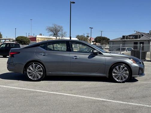 2025 Nissan Altima 2.5 SL