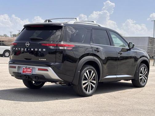 2025 Nissan Pathfinder Platinum FWD