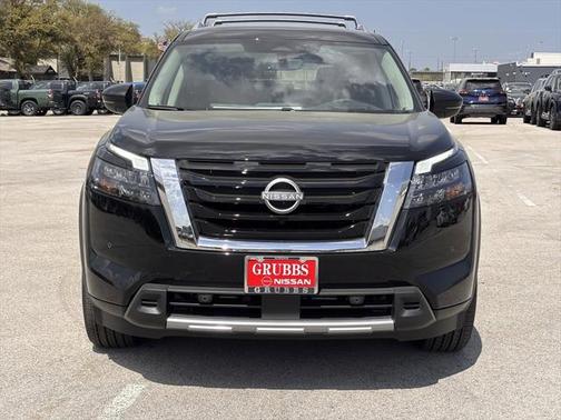 2025 Nissan Pathfinder Platinum FWD