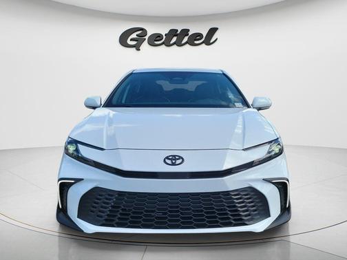Ice 2025 Toyota Camry SE
