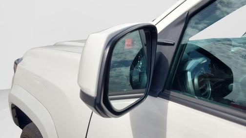 Ice 2023 Toyota Tacoma SR5