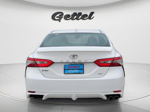 Super White 2019 Toyota Camry SE
