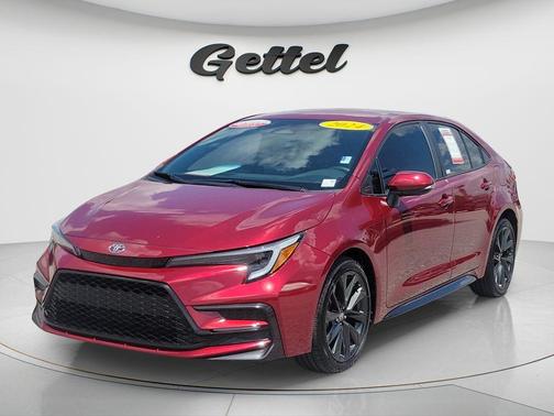 Pearl 2024 Toyota Corolla SE