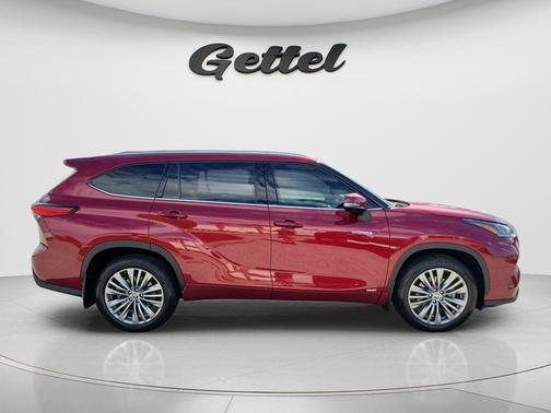 Pearl 2021 Toyota Highlander Hybrid Platinum