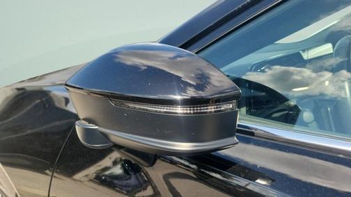 Black 2025 Toyota Crown Signia XLE