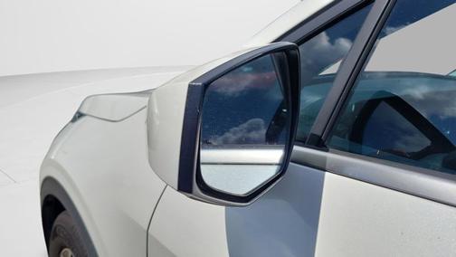 Snow White Pearl 2023 Kia Sportage LX