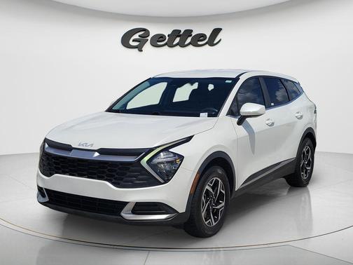 Snow White Pearl 2023 Kia Sportage LX