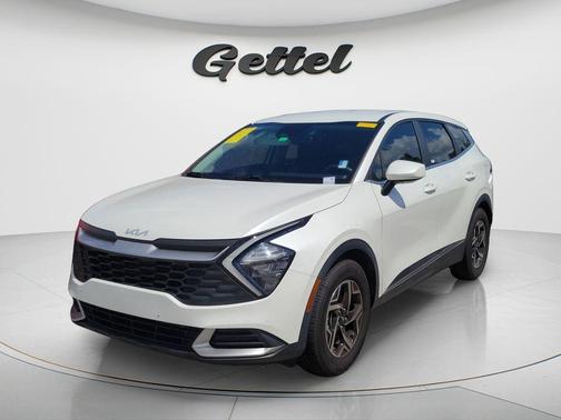 Snow White Pearl 2023 Kia Sportage LX