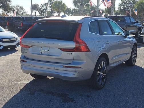 2022 Volvo XC60 B5 Momentum