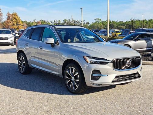 2022 Volvo XC60 B5 Momentum