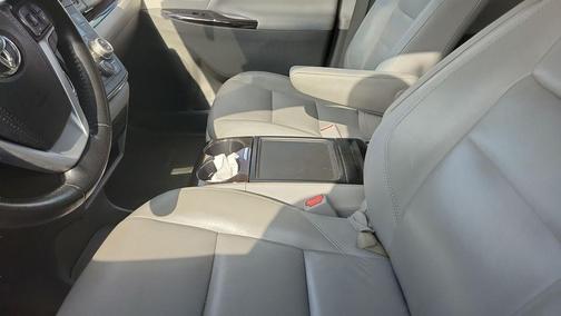 2019 Toyota Sienna XLE