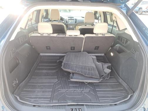 2020 Ford Edge Titanium