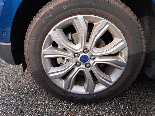 2020 Ford Edge Titanium