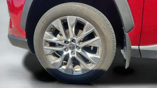 Pearl 2024 Toyota RAV4 XLE Premium