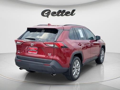 Pearl 2024 Toyota RAV4 XLE Premium
