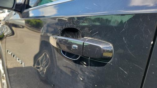 Black Metallic 2021 Chevrolet Traverse LT Cloth