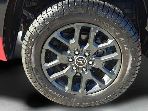 2023 Toyota Tundra Hybrid Platinum