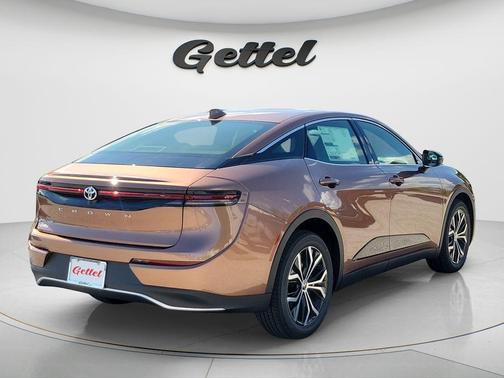 Bronze 2026 Toyota Crown XLE