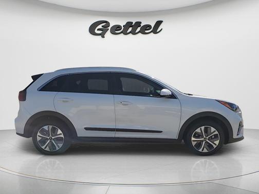 Snow White Pearl 2022 Kia Niro EV EX