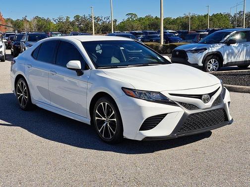 2018 Toyota Camry SE