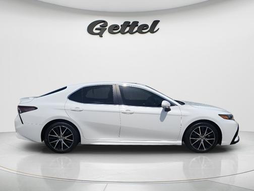 Ice 2024 Toyota Camry SE