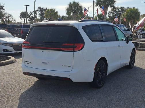 2025 Chrysler Pacifica Limited