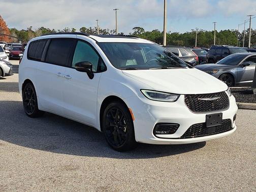 2025 Chrysler Pacifica Limited