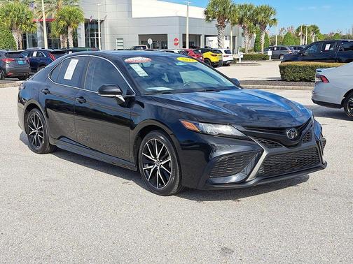 2023 Toyota Camry SE