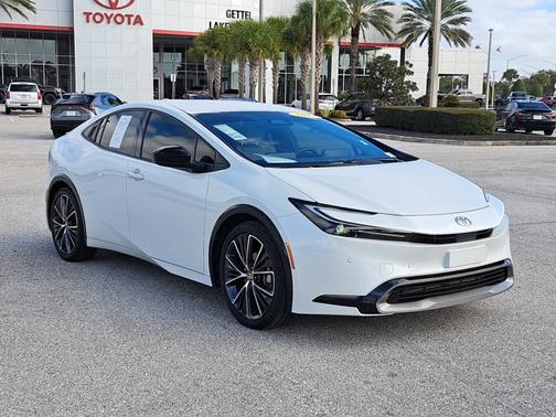 2023 Toyota Prius XLE