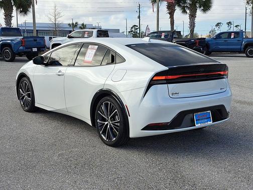 2023 Toyota Prius XLE